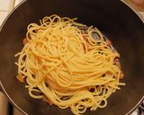 Une image de l'étape 6 de Pâtes à la Carbonara.