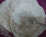 Foto del paso 2 de la receta: Pancitos express saborizados integrales (sin levadura)