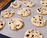 Hình bước làm 3 của món 💚 Bánh Cookies Nhân Sô Cô La Tan Chảy
