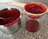 Foto del passaggio 7 della ricetta Cheesecake ai frutti di bosco senza cottura
