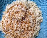 Foto langkah ke 1 dari resep Mie goreng simpel.
