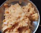 A picture of step 2 of Potato Onion Paratha.