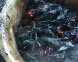 Foto langkah ke 3 dari resep Abu Klaras (Pewarna Hitam Alami).
