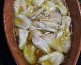 Foto del paso 2 de la receta: Cocochas de bacalao en su salsa 😘