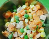 A picture of step 1 of Tuna Salad with Double Sauce Rice.