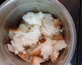A picture of step 2 of Bread kulfi.