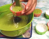 Foto langkah ke 8 dari resep BOLU KUKUS PANDAN MEKAR || BOLU KUKUS ANTI GAGAL.