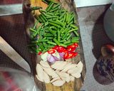 Foto langkah ke 1 dari resep (662) Oseng Kacang Panjang, Sosis, Tahu.