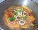 Foto langkah ke 3 dari resep Telur Dadar Masak Merah.