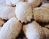 A picture of step 8 of Bocconotti Abruzzesi.