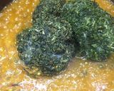 A picture of step 5 of Alu meethi with paratha.