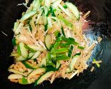 小黃瓜炒豆條的食譜步驟3照片