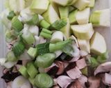 Carbonarás gombás cukkinis baconos tészta recept fázis 1 fotója