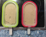 Foto del paso 3 de la receta: Polos cremosos de plátano y crema de cacahuete 🍌🥜