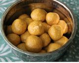 A picture of step 5 of Besan Laddoo.