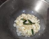एग फ्राईड राईस (Egg fried rice recipe in marathi) रेसिपी स्टेप 3 फोटो 