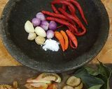Foto langkah ke 2 dari resep Balado telur utuh goreng.