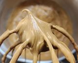 Foto del paso 3 de la receta: 🎂🍫🍰 Chocotorta de cumpleaños!! 🍰 Chocotorta con drip de chocolate, ganache y crema - facilísima!! 🍰🍫