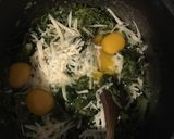 Foto del paso 3 de la receta: Tortilla de acelga horneada con queso rallado