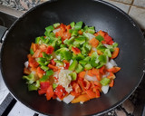 Foto del paso 2 de la receta: Salteado de chocos, mejillones y langostinos