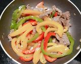 Hình bước làm 4 của món Bò thái lát xào ớt chuông