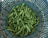 Foto langkah ke 1 dari resep Tumis kacang panjang dan tempe simpel nan endul.