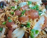 Hình bước làm 2 của món Mì Gói Xào Da Heo