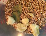 Foto del paso 1 de la receta: Farro con hongos y espárragos