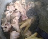 Foto langkah ke 1 dari resep Sop tulang dan daging ayam simple.