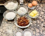 Foto del paso 1 de la receta: Pastel de requesón y pasas “sin gluten “