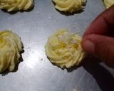 Foto langkah ke 4 dari resep Sagu Keju.