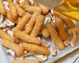 歡樂氣炸拼盤(甜不辣/板豆腐/香菇/杏飽菇)的食譜步驟2照片