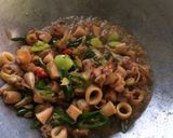 Foto langkah ke 4 dari resep Oseng Cumi Asin.