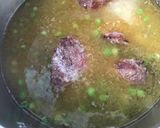 Foto del paso 2 de la receta Carrilleras con jamón y guisantes al vino semidulce