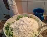 Foto del paso 4 de la receta: Bocadillos de acelga y perejil