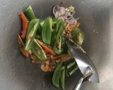 Foto langkah ke 3 dari resep Tumis tulang asin jambal seuhah.