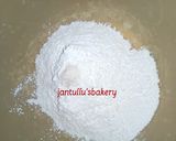 A picture of step 10 of Vanilla fondant cake.