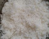 A picture of step 1 of Tricolour Rice.