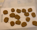 Foto del paso 4 de la receta: Galletitas integrales de aceitunas