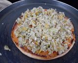 વેજીટેબલ પિઝા(Vegetable Pizza Recipe in Gujarati) રેસીપી સ્ટેપ2ફોટો