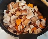 Foto del paso 3 de la receta Estofado de solomillo de cerdo con boniato y setas