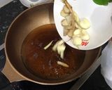รูปขั้นตอนการทำที่ 2 ของ ปีกไก่เต็มต้มน้ำปลา
