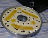 Foto langkah ke 5 dari resep Banana Sponge Cake.