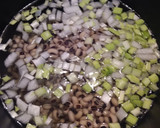 Foto del paso 1 de la receta: Alubias carillas con espinacas (vegano)