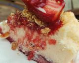 Foto del paso 14 de la receta Tarta de queso y fresas con base de red Velvet y crumble de almendras (sin gluten)