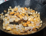 Foto del paso 5 de la receta: Alubias blancas con mariscos