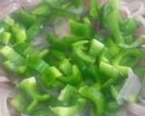 صورة لخطوة 1 من وصفة شكشوكة 🍲🧅🍅 🫑