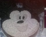 A picture of step 5 of Mickey mouse cake.