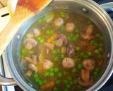 Otthoni,, vadász" leves 😀🍲 recept fázis 2 fotója