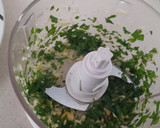 Foto del paso 1 de la receta: Sepia con patatas en salsa verde